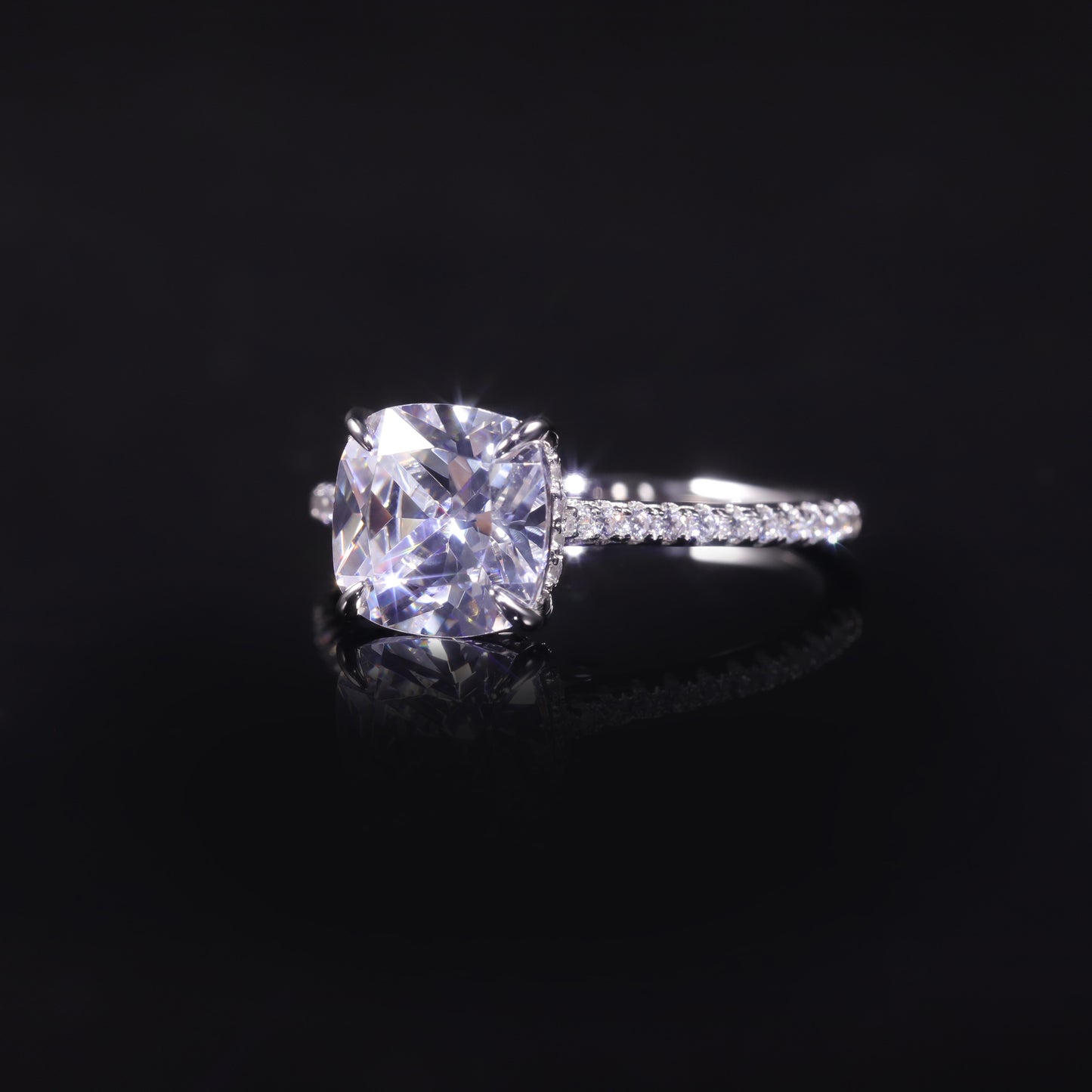 Exquisite European Style2.5Carat Wedding Ring Large Main Stone Square Ring s925Sterling Silver Ring with Moissanite